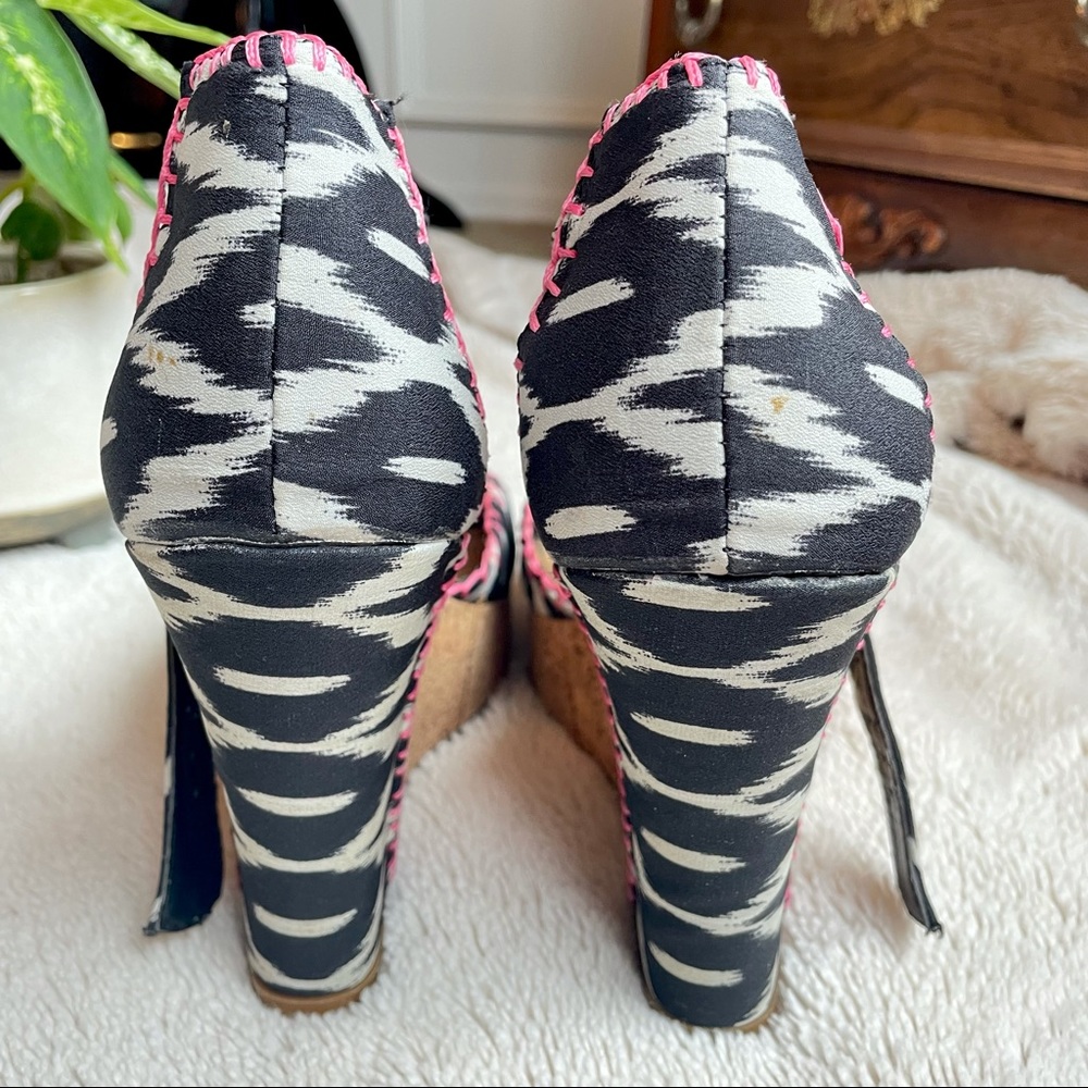 Fergalicious By Fergie Wedge Heels - Picture 2 of 6